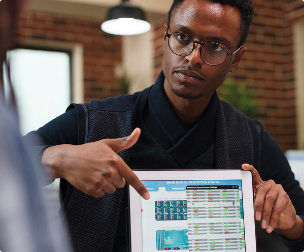 Why Choose HRPayHub Over a Payroll Consultant?